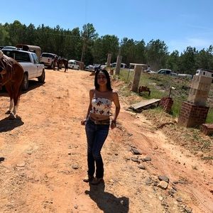 Meet your Posher, Leslie